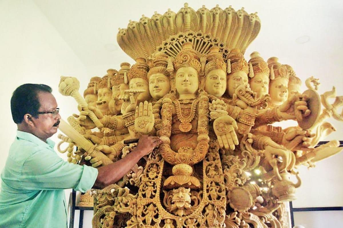Monumental Viswaroopam sculpture in full assembly inside the Vellar workshop